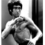 Čiernobiela fotografia s Bruceom Leeom
