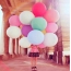 Девојка со балони