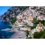 Amalfi rəngli evləri