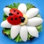 سینڈوچ "ایک پھول پر ladybug"