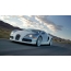 Valkoinen Bugatti Veyron