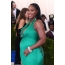 Gravid Serena i en Emerald Dress