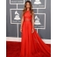 Rihanna i en rød kjole