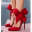 Rote Schuhe mit Schleife