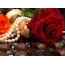 Roses, pearls, chocolate