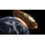 L'asteroide entra a l'atmosfera de la Terra