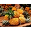 Yellow pineapples na okpokoro
