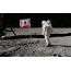 نیل آرمسترانگ در ماه