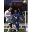 Gambar lucu pemain bola menendang bola