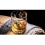 Whisky trong một ly